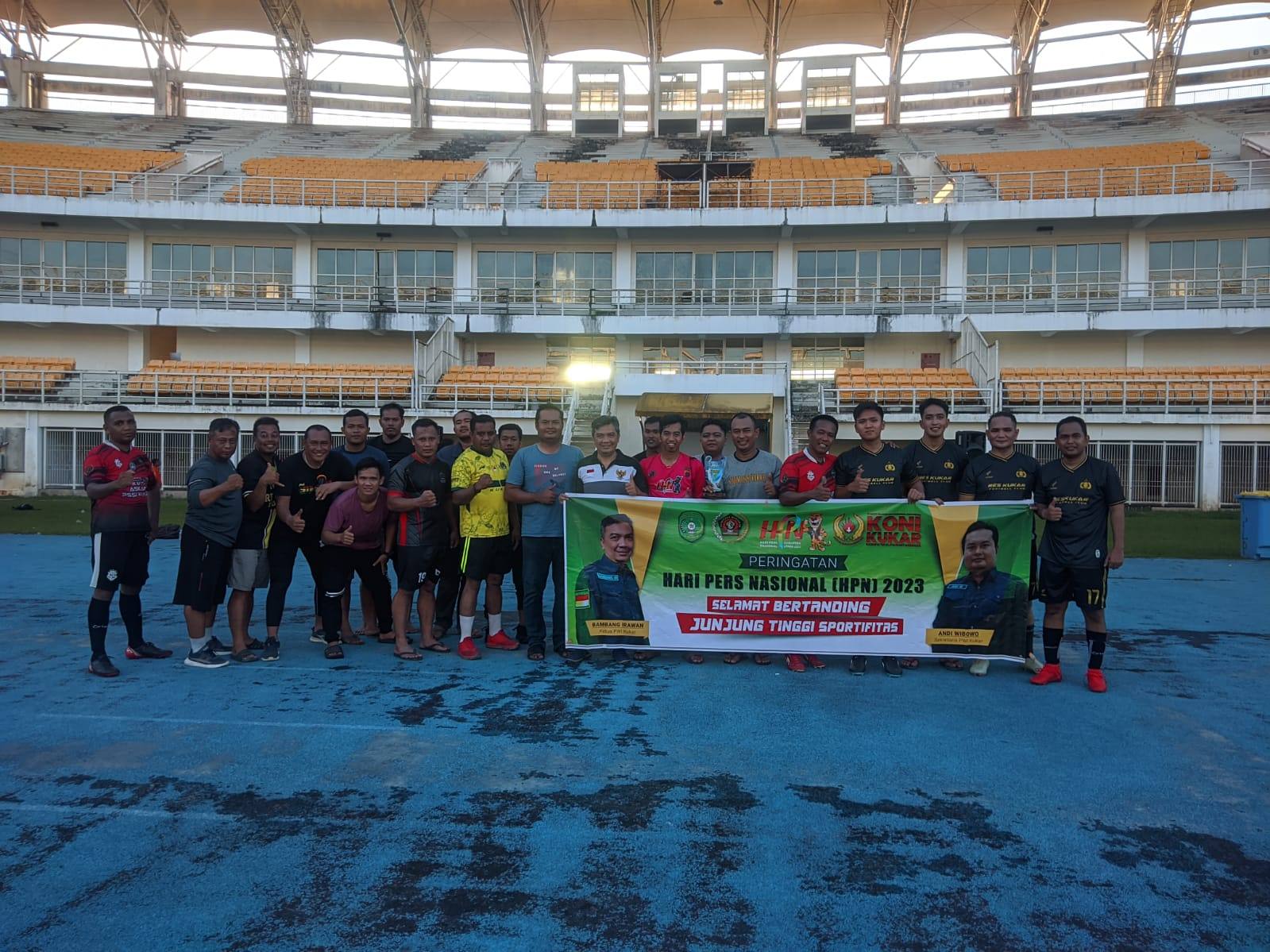 Laga Persahabatan, PWI Kukar Gelar Sepak Bola Trofeo dengan Polres dan Kodim 0906/KKRLaga Persahabatan, PWI Kukar Gelar Sepakbola Trofeo dengan Polres dan Kodim 0906/KKR