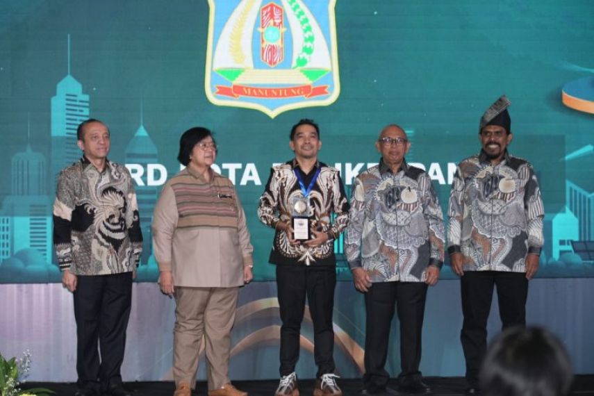 Ketua DPRD Balikpapan Terima Penghargaan Green Leadership Nirwasita Tantra 2023