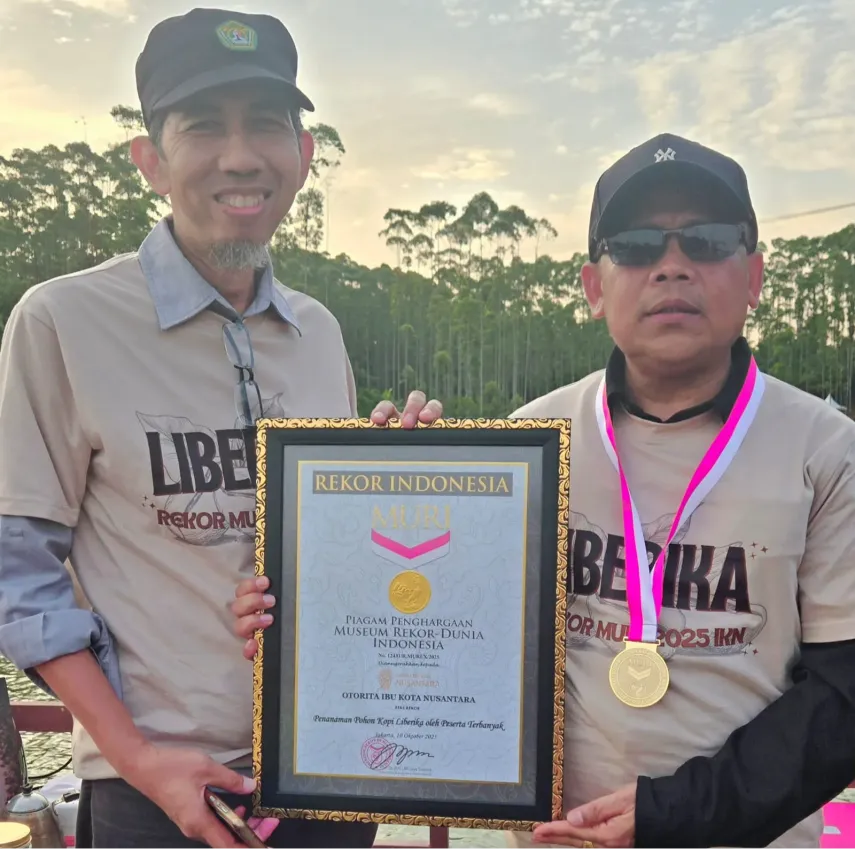 500 Mahasiswa UNMUL Tanam 1.010 Pohon Kopi di IKN, Pecahkan Rekor MURI